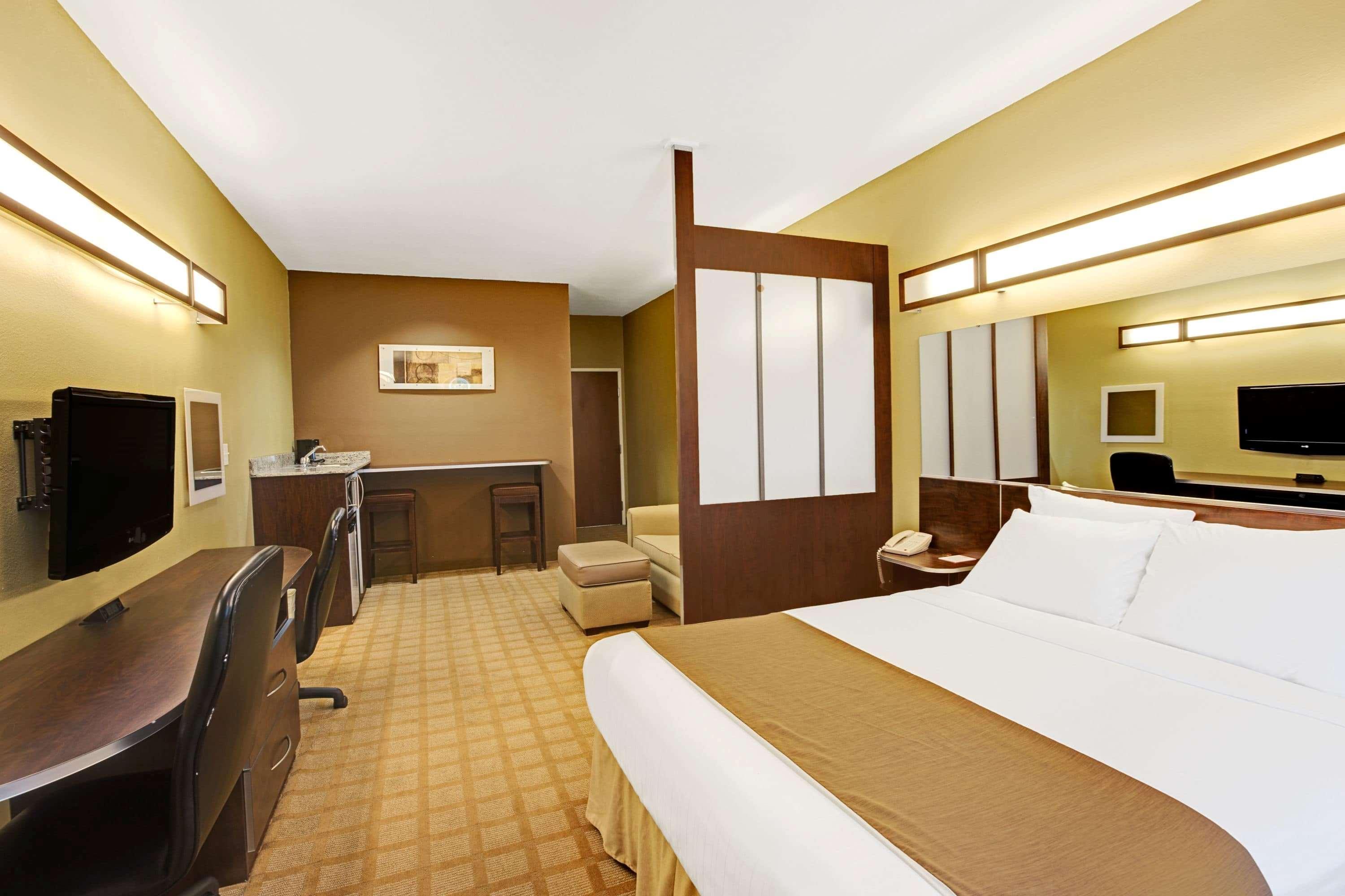 Microtel Inn & Suites By Wyndham Bryson City Exterior photo