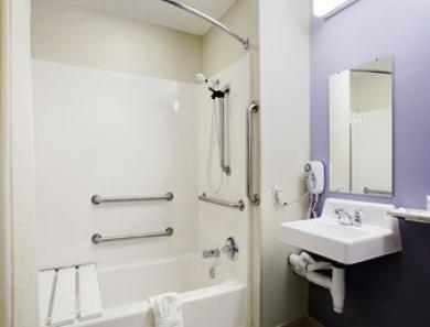 Microtel Inn & Suites By Wyndham Bryson City Room photo